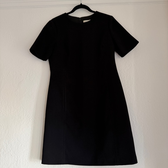 Eliza J Seamed Crepe Shift Dress in Black. Size 8 - Picture 2 of 8